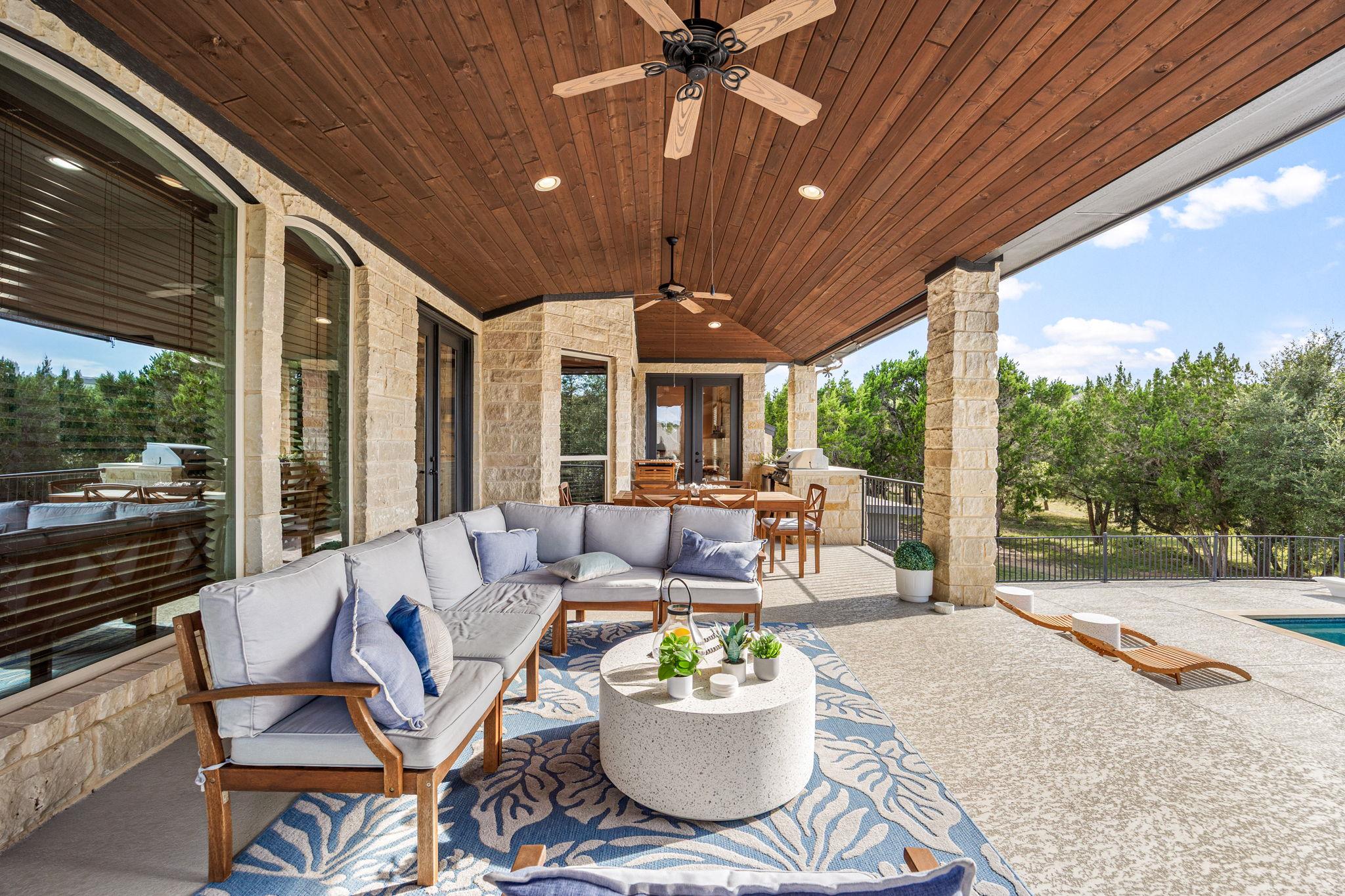 5240 Diamante Dr, Spicewood, TX 78669