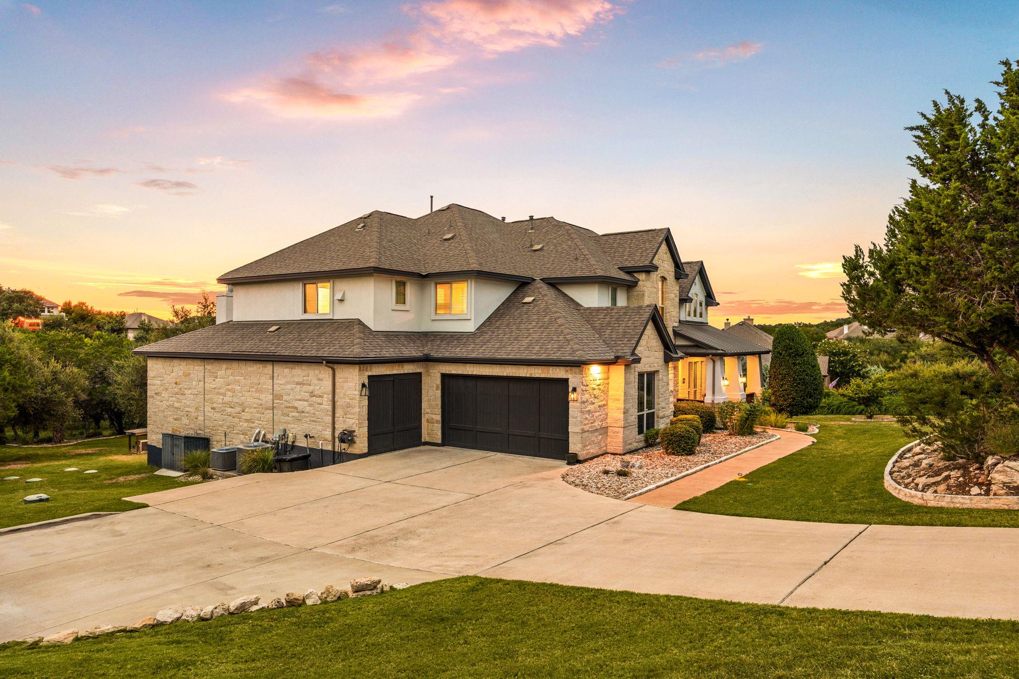 5240 Diamante Dr, Spicewood, TX 78669