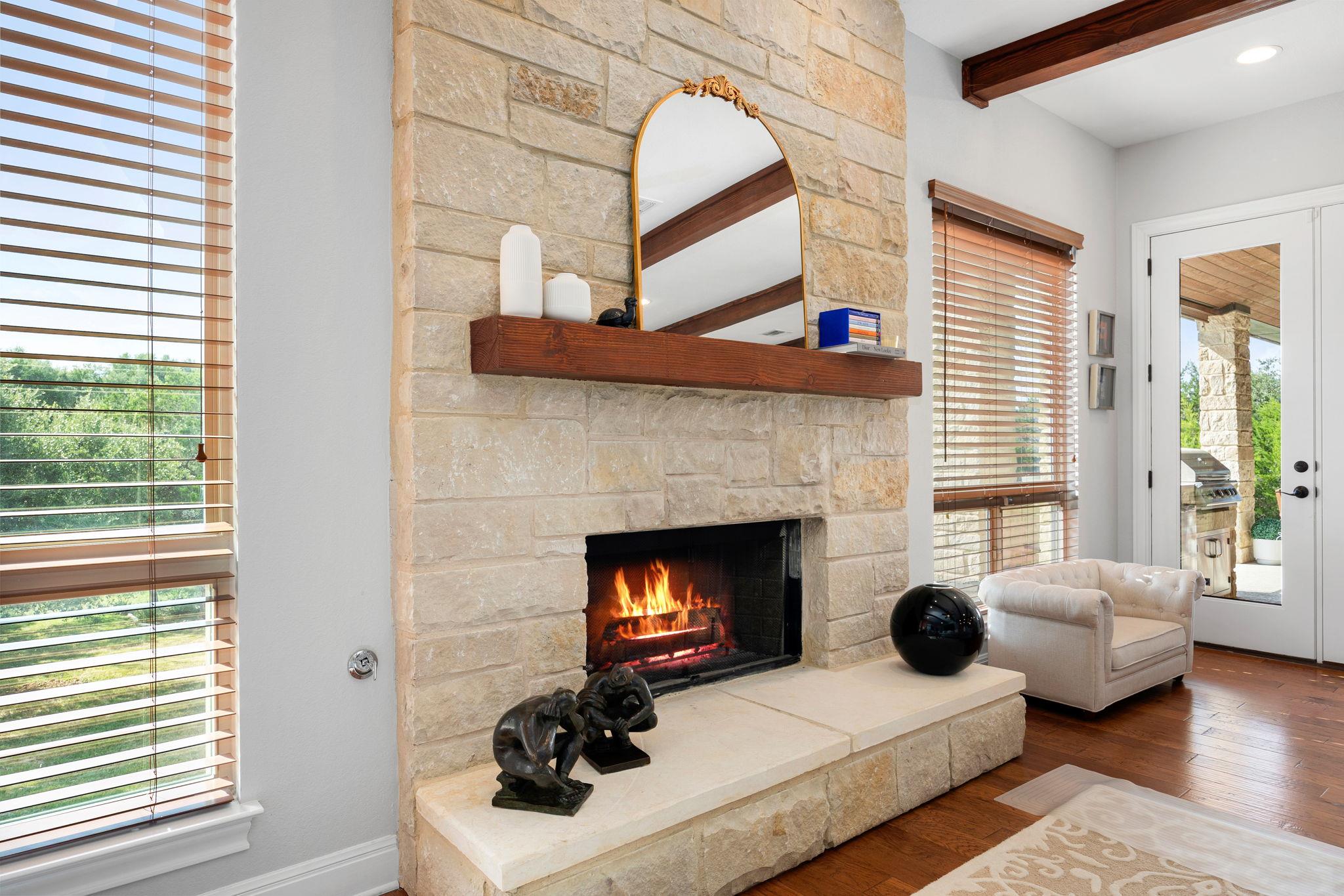 5240 Diamante Dr, Spicewood, TX 78669