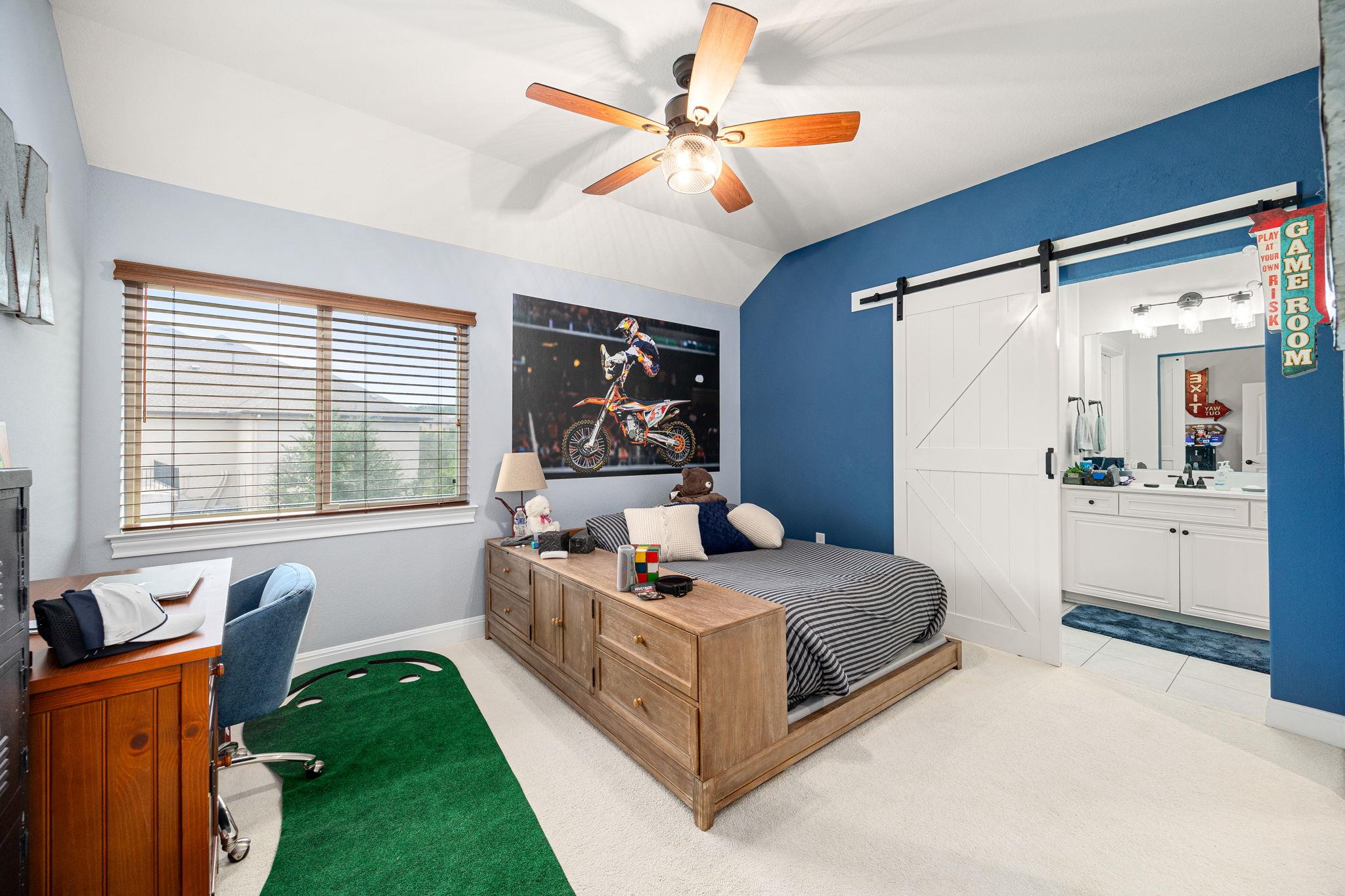 5240 Diamante Dr, Spicewood, TX 78669