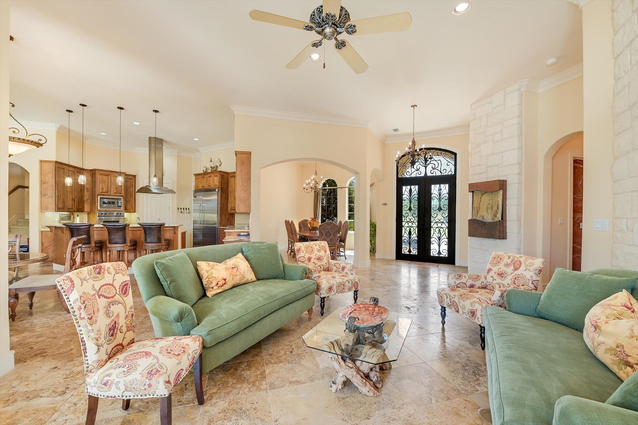 1001 Wesley Ridge Dr, Spicewood, TX 78669