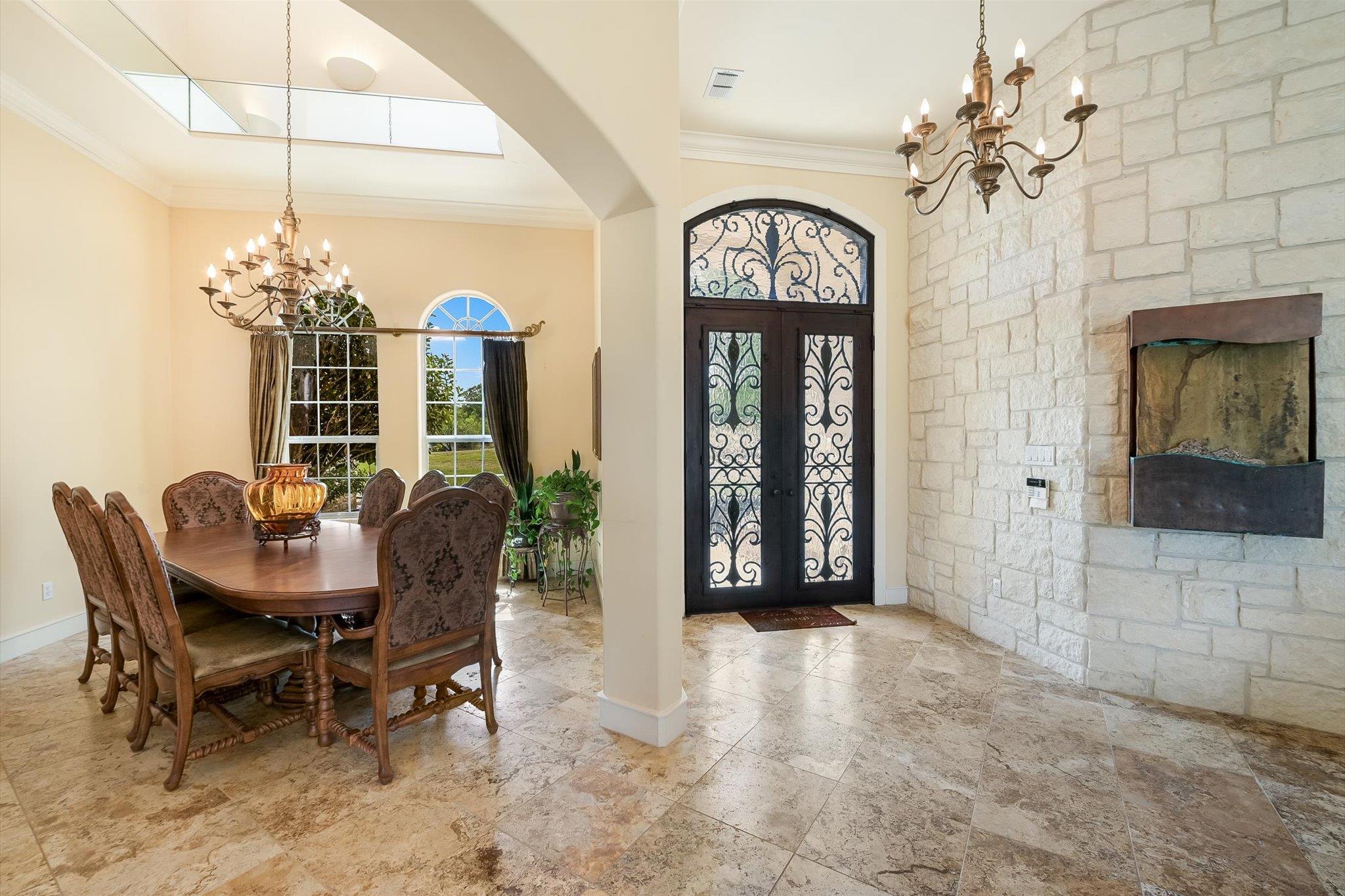 1001 Wesley Ridge Dr, Spicewood, TX 78669