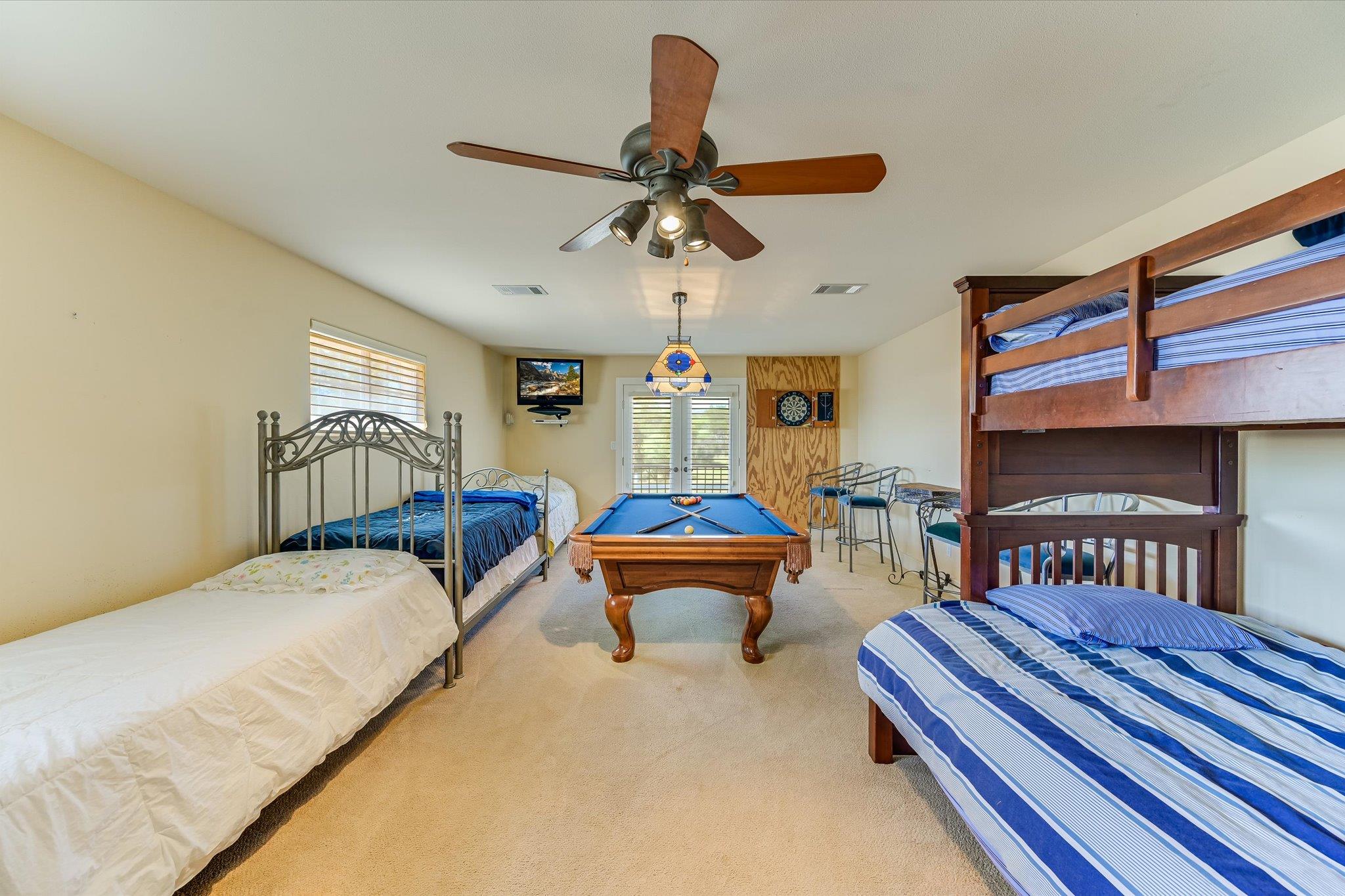 1001 Wesley Ridge Dr, Spicewood, TX 78669