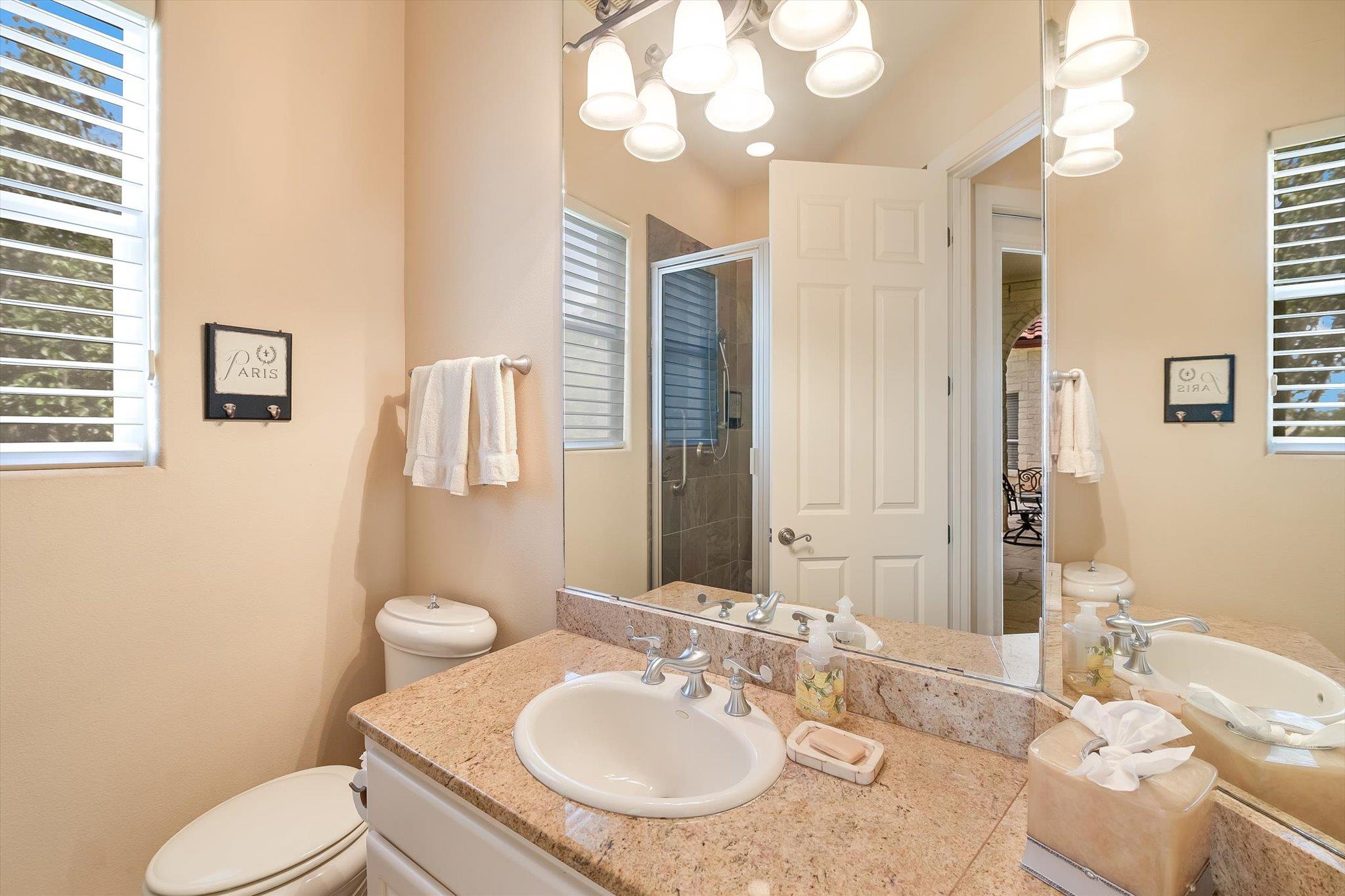 1001 Wesley Ridge Dr, Spicewood, TX 78669