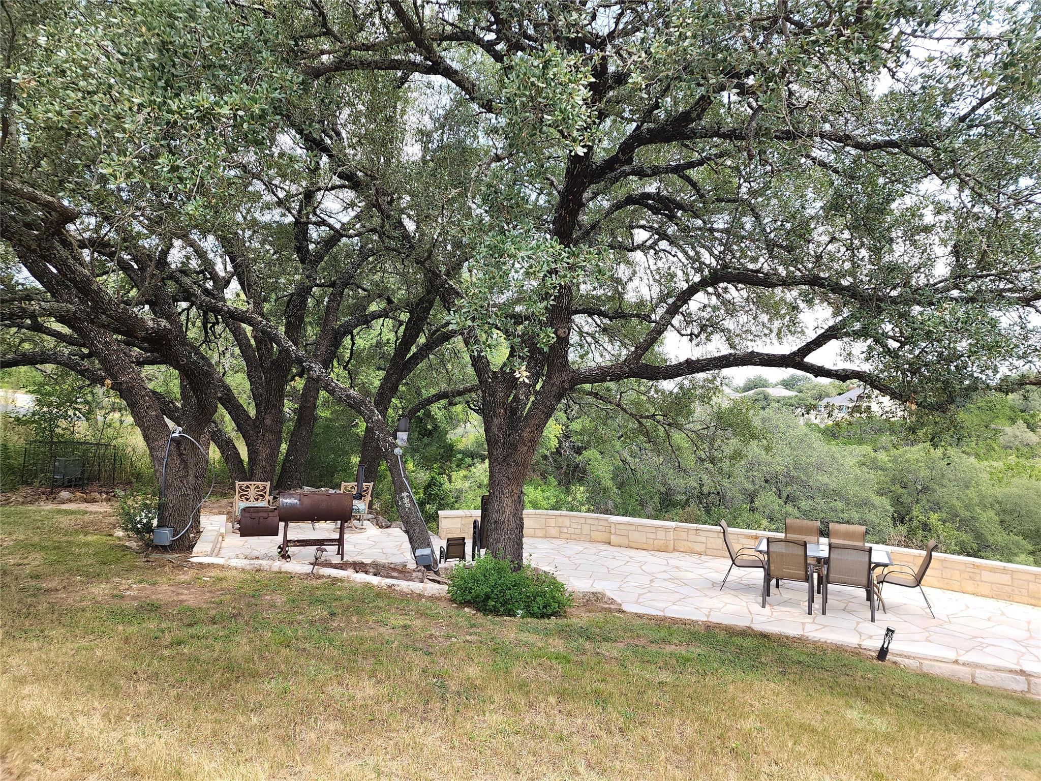 1001 Wesley Ridge Dr, Spicewood, TX 78669