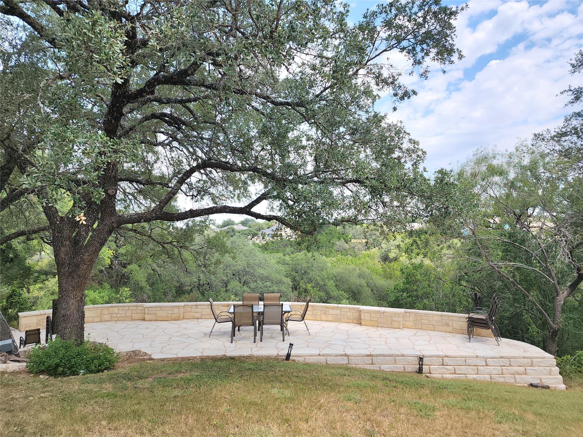 1001 Wesley Ridge Dr, Spicewood, TX 78669