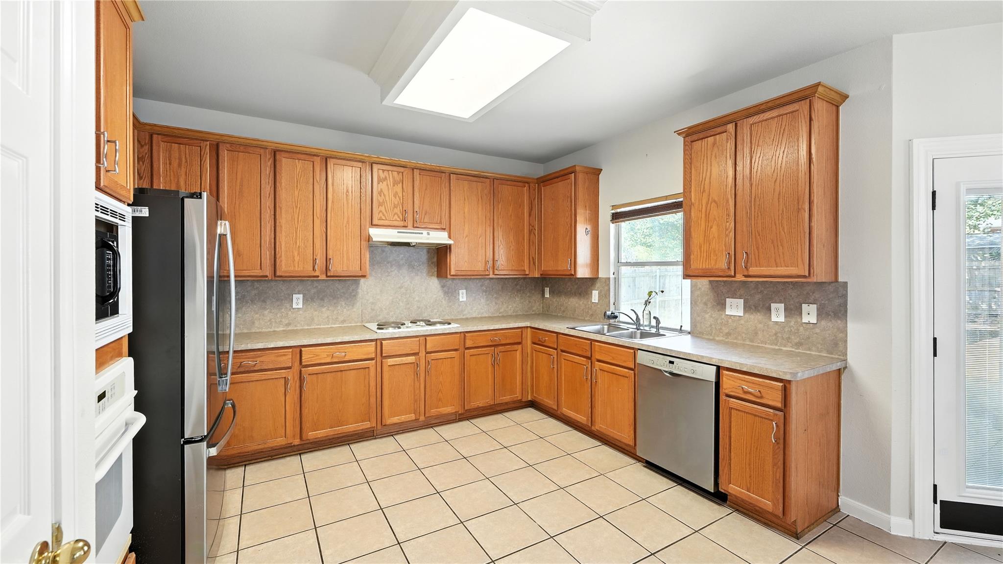 2028 Heaton Hall Dr, New Braunfels, TX 78130