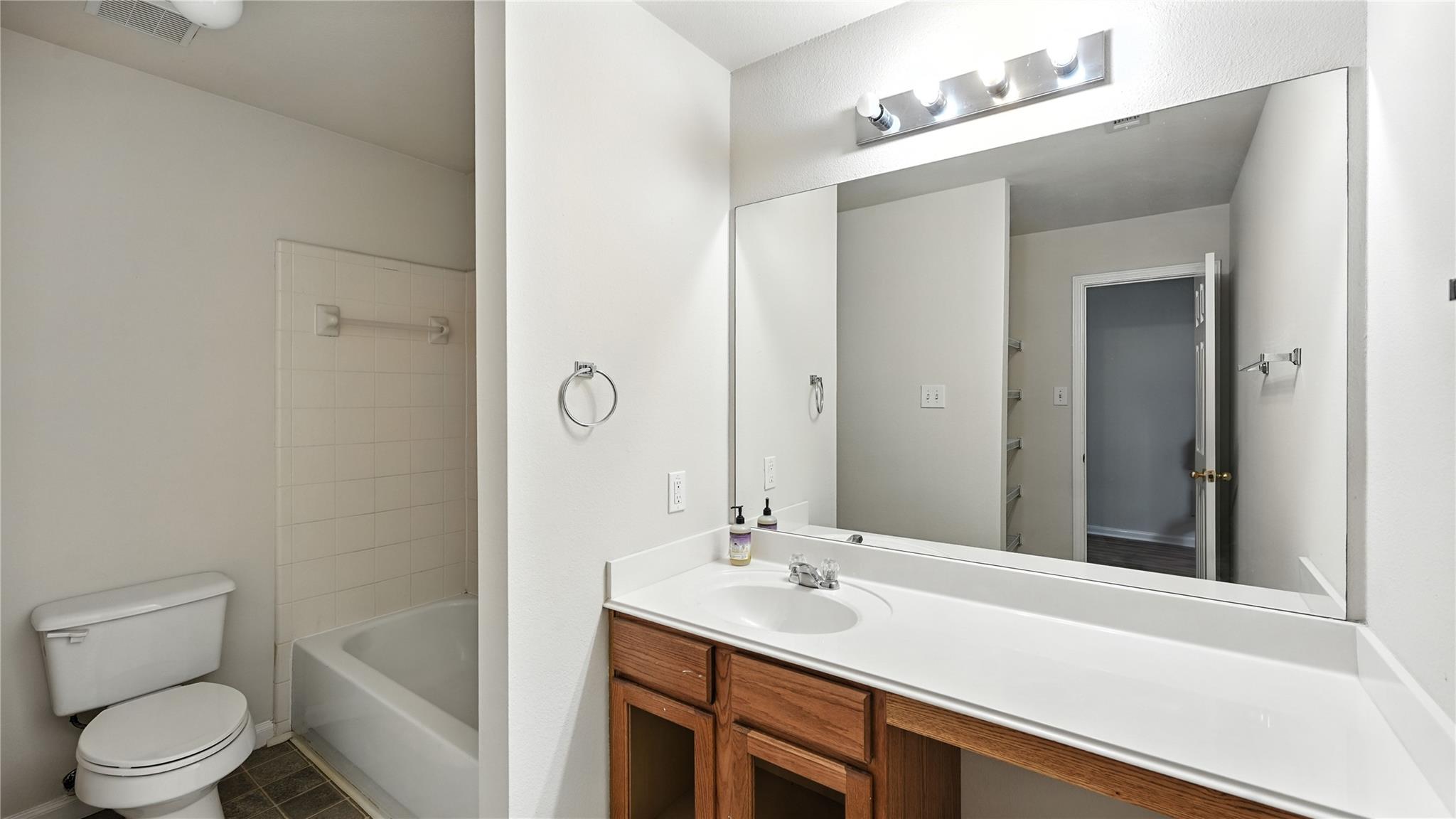 2028 Heaton Hall Dr, New Braunfels, TX 78130