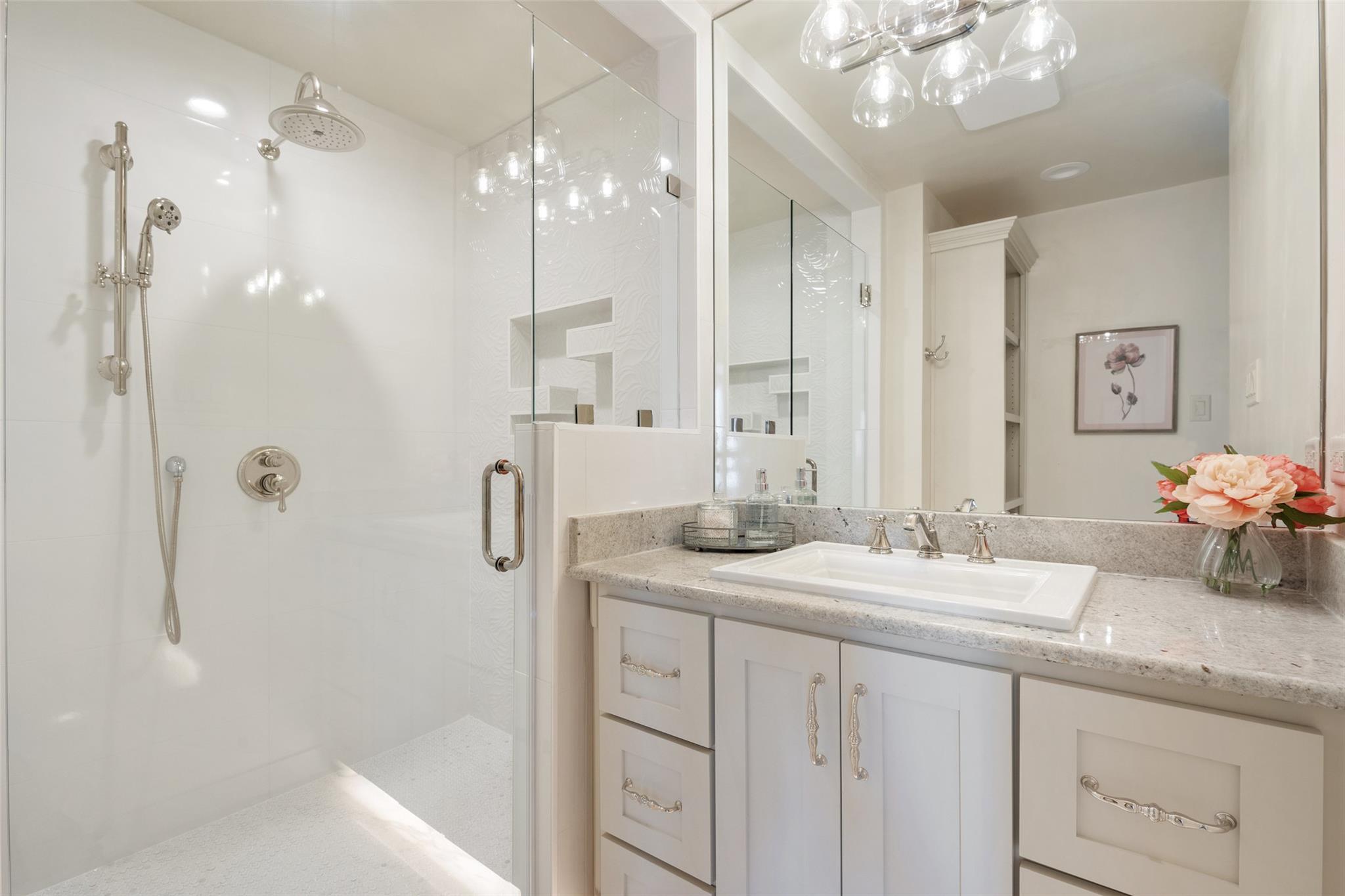 529 Lighthouse Dr # 11, Horseshoe Bay, TX 78657