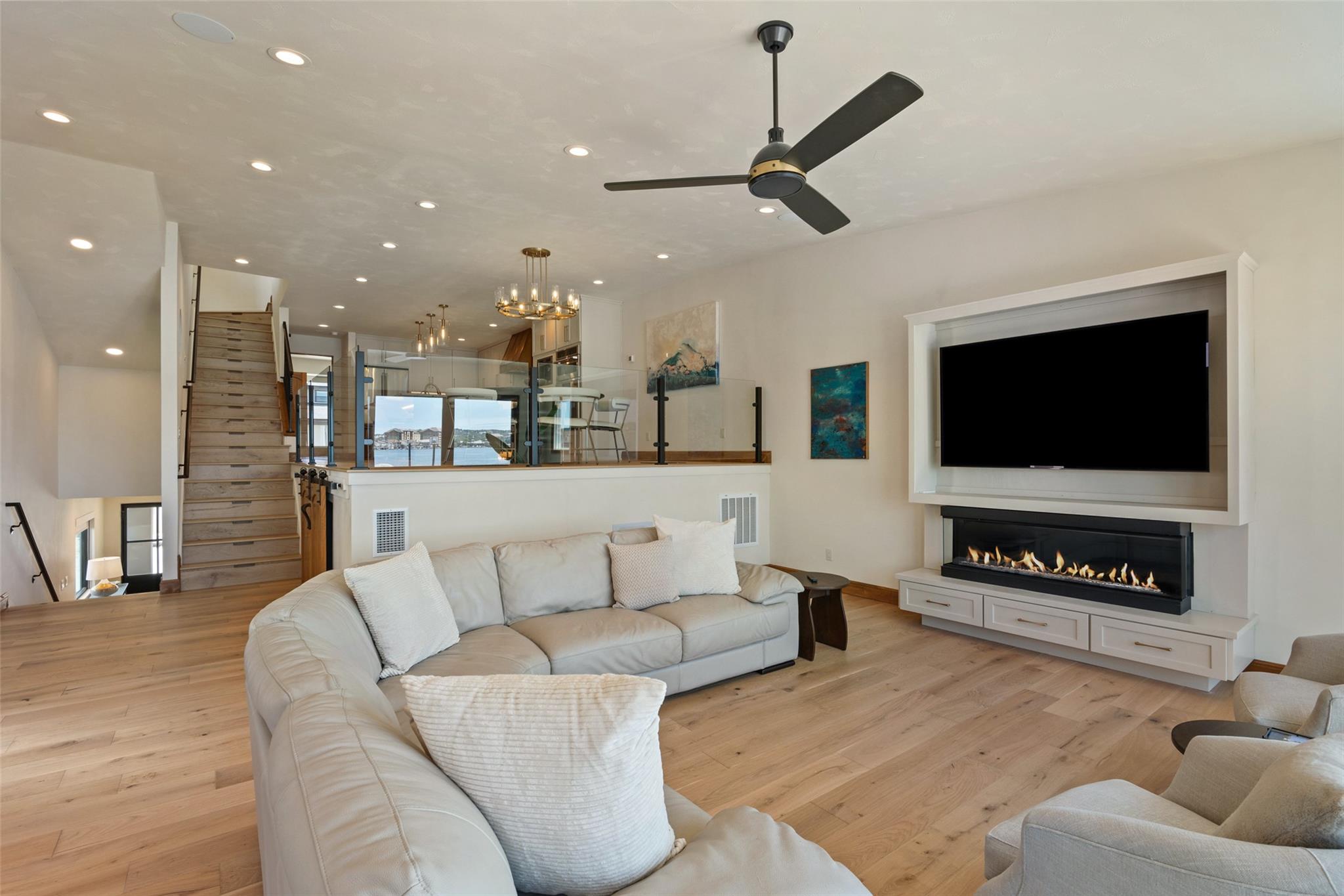 529 Lighthouse Dr # 11, Horseshoe Bay, TX 78657