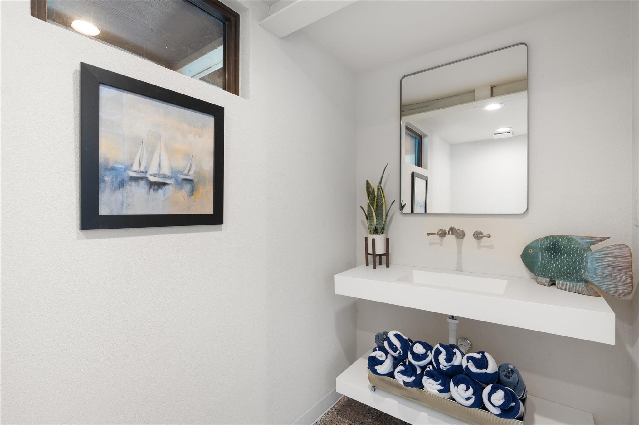 529 Lighthouse Dr # 11, Horseshoe Bay, TX 78657