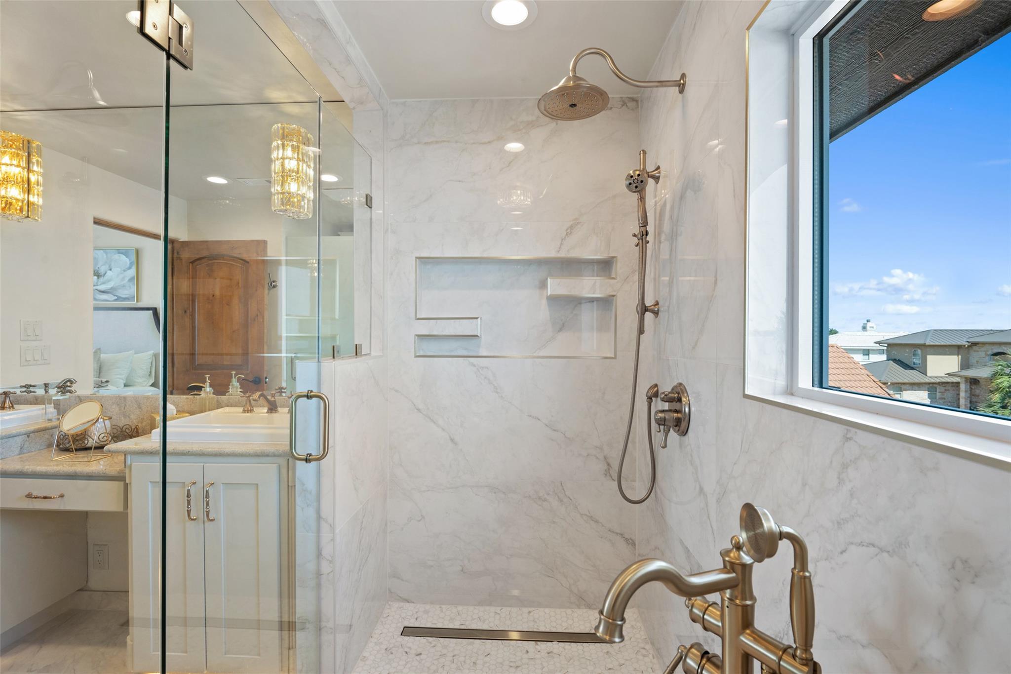 529 Lighthouse Dr # 11, Horseshoe Bay, TX 78657