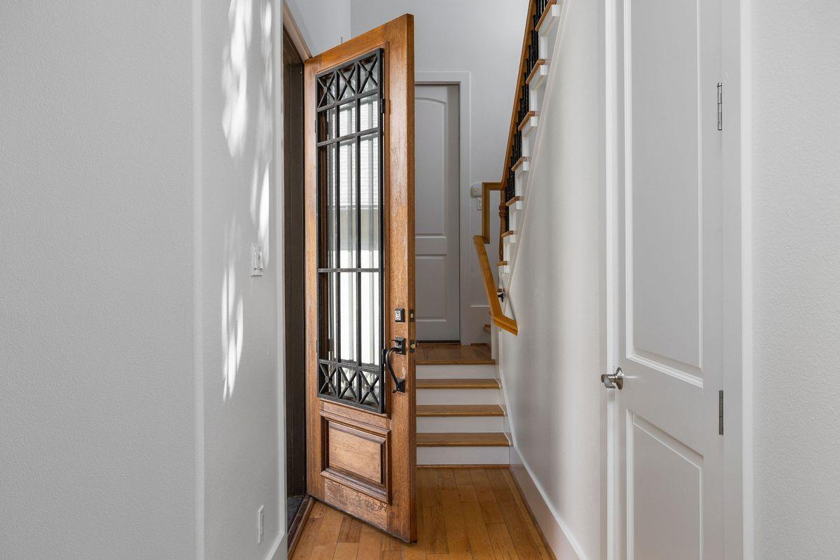 2308 W 9TH St # B, Austin, TX 78703