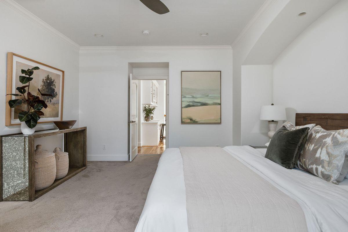 2308 W 9TH St # B, Austin, TX 78703