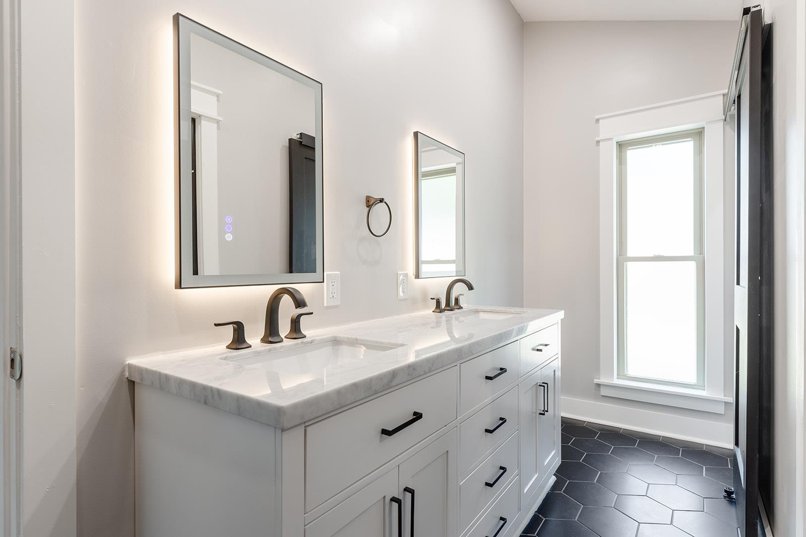 606 Middleway Rd, Pflugerville, TX 78660