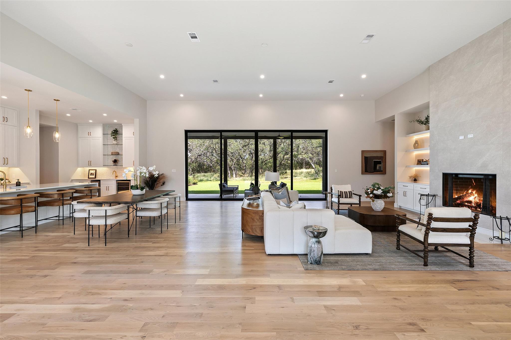 172 Crooked Creek Ct, Johnson City, TX 78636