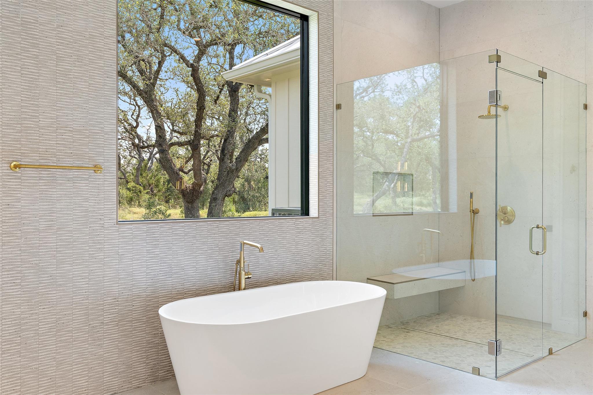 172 Crooked Creek Ct, Johnson City, TX 78636