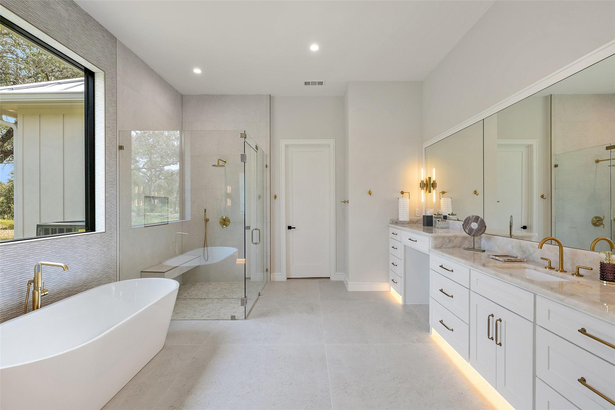 172 Crooked Creek Ct, Johnson City, TX 78636