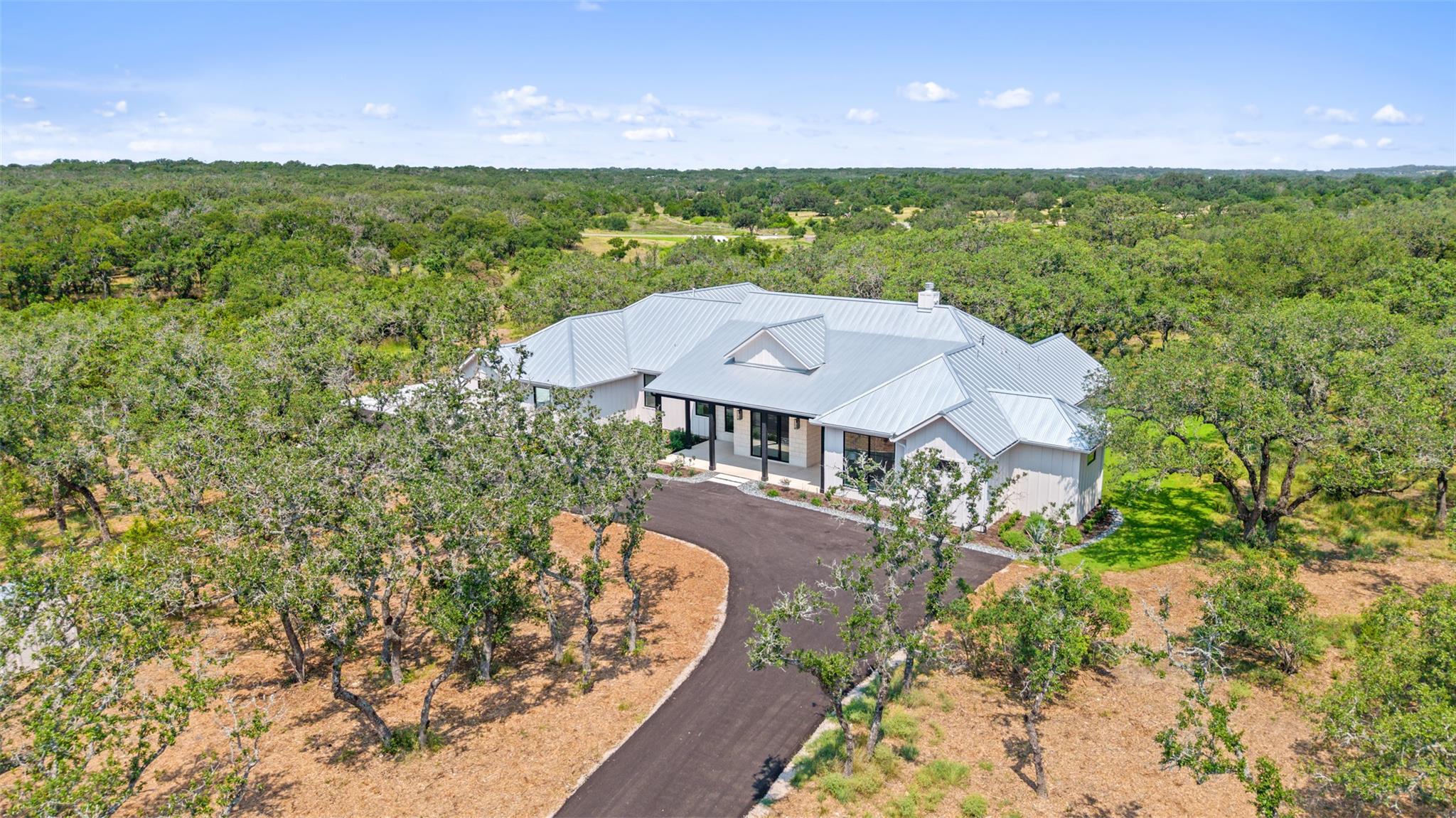 1472 Crooked Creek Court Ct, Johnson City, TX 78636