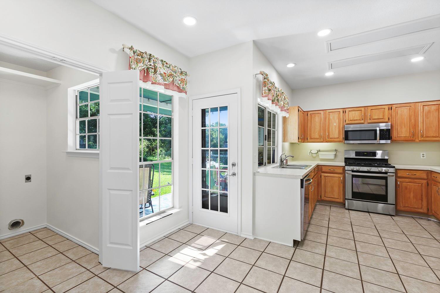 2510 Cynthia Ct, Leander, TX 78641