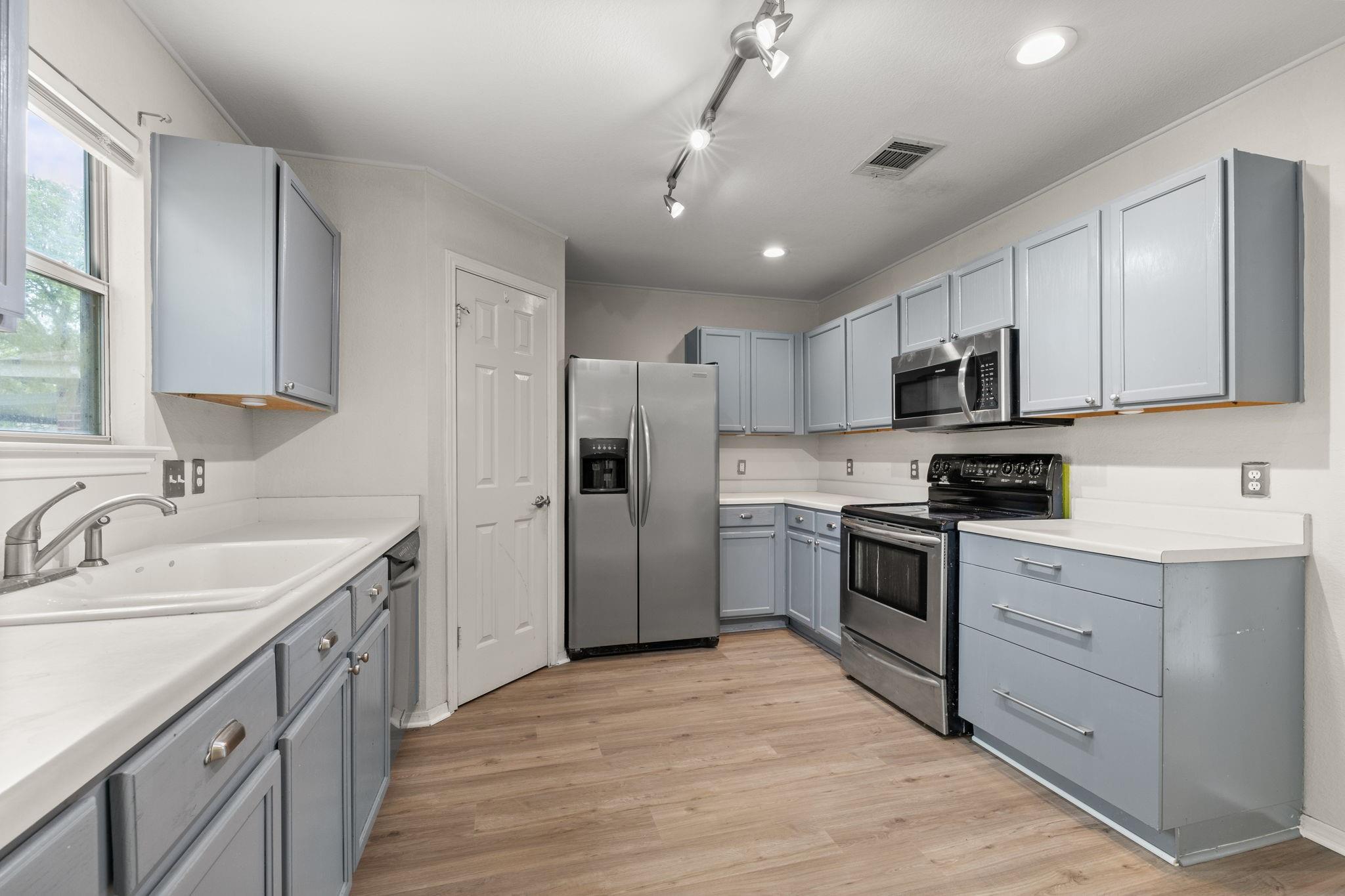 2036 Kaiser Dr, Austin, TX 78748