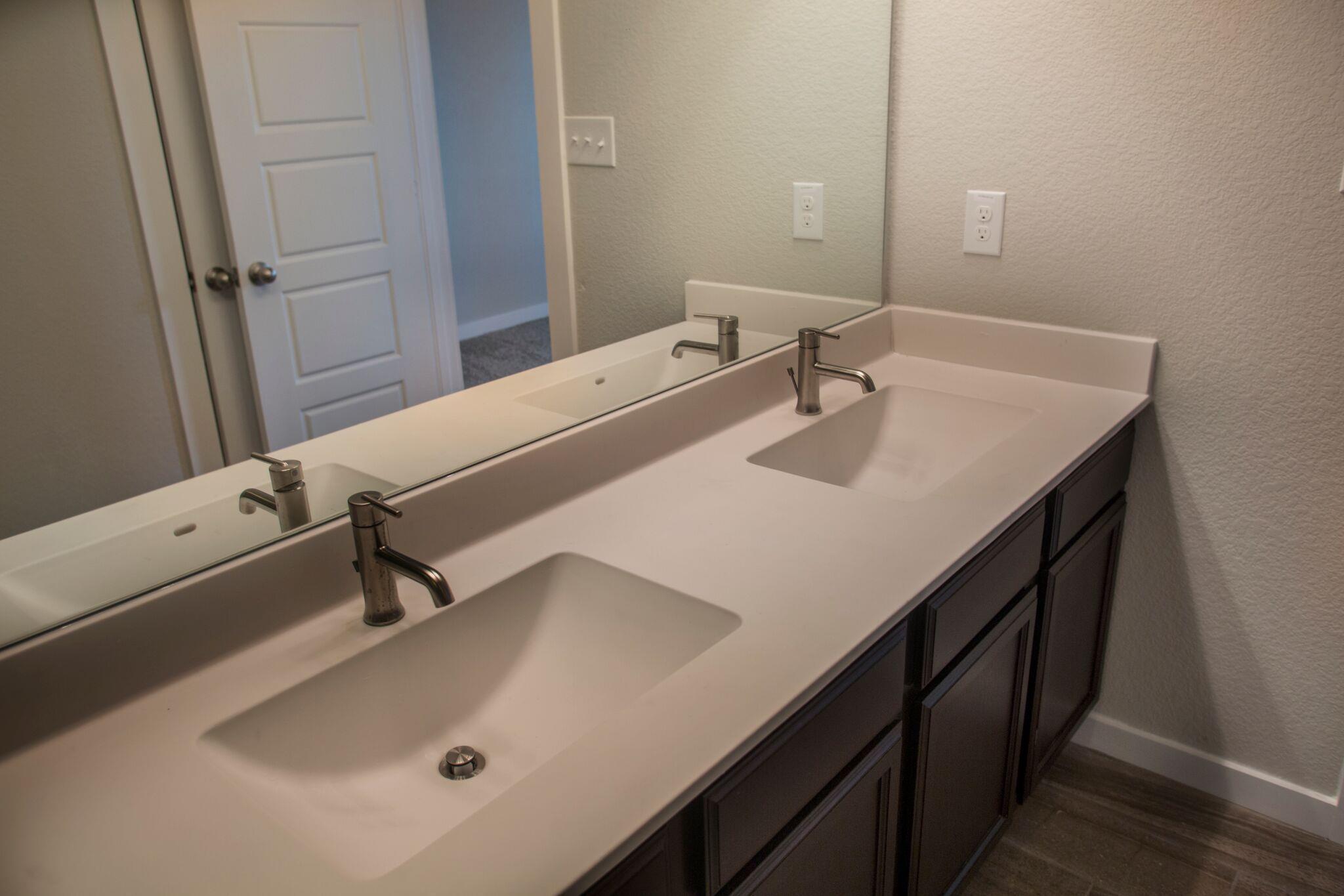 136 & 142 Lakeview Ct, Kyle, TX 78640