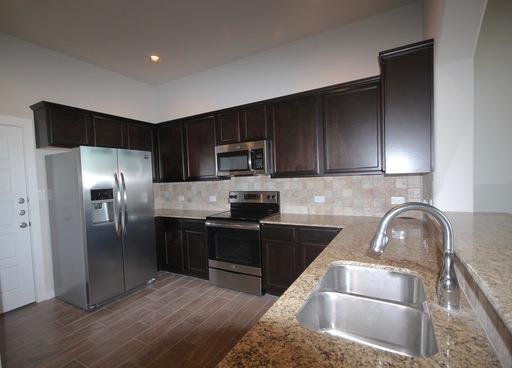 136 & 142 Lakeview Ct, Kyle, TX 78640