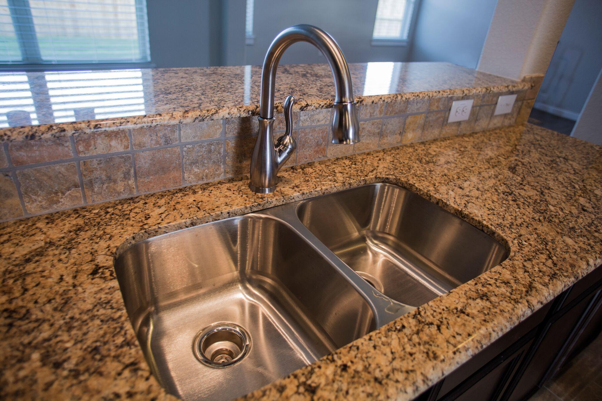 136 & 142 Lakeview Ct, Kyle, TX 78640