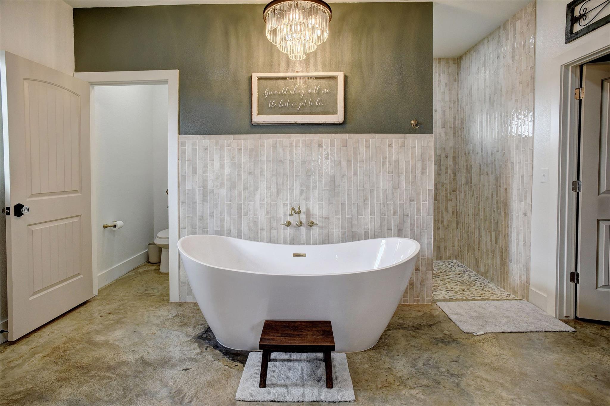 3553 Hunt Ln, Waelder, TX 78959