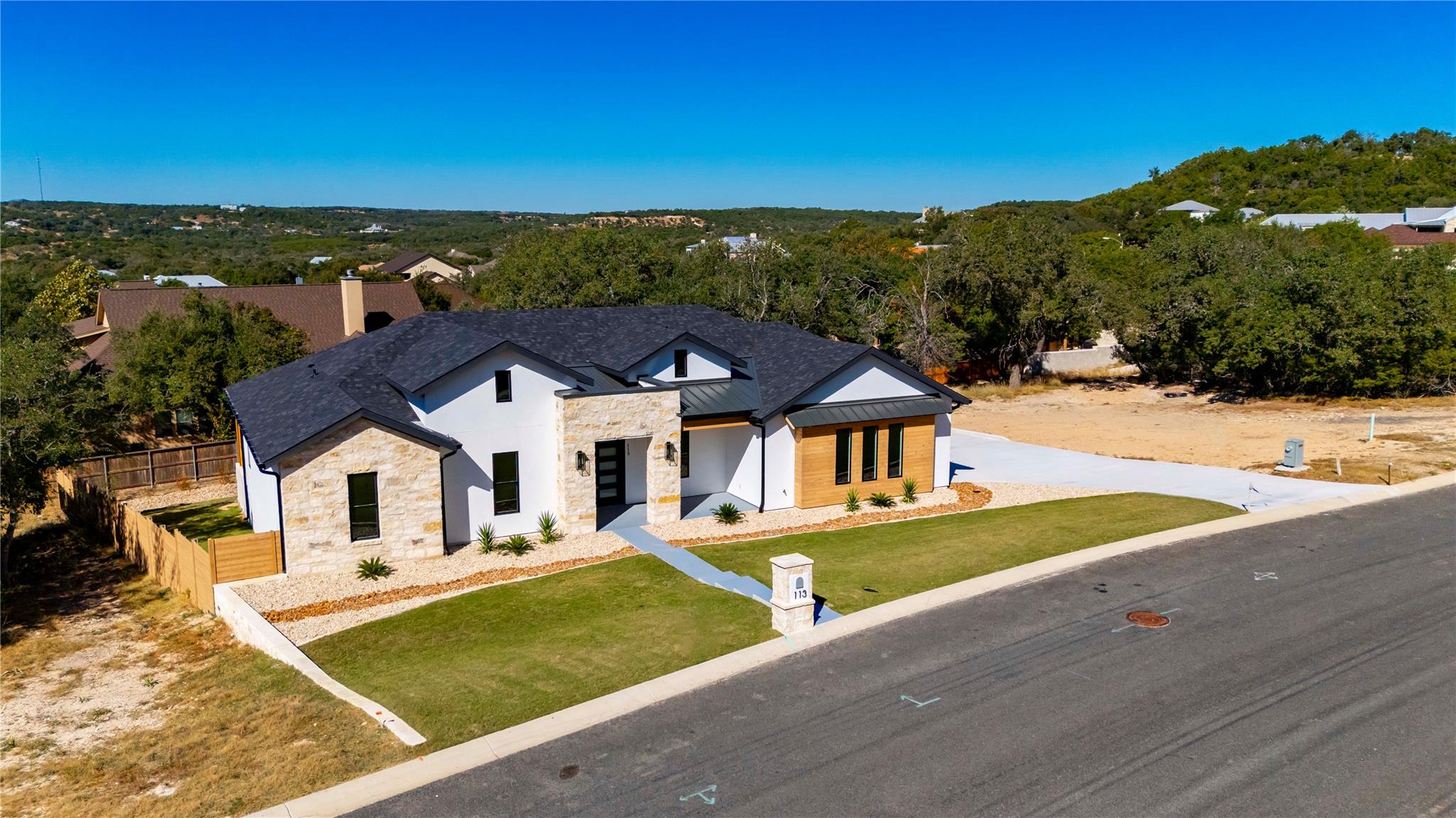 113 Stoneledge Dr, Fredericksburg, TX 78624