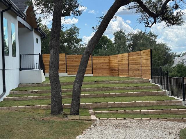 113 Stoneledge Dr, Fredericksburg, TX 78624