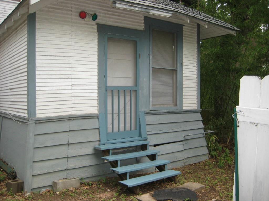 401 W 38th St # B, Austin, TX 78705