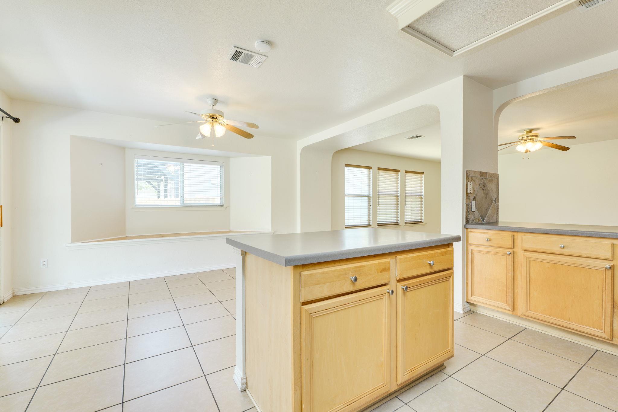 1613 Apollo Cir, Round Rock, TX 78664