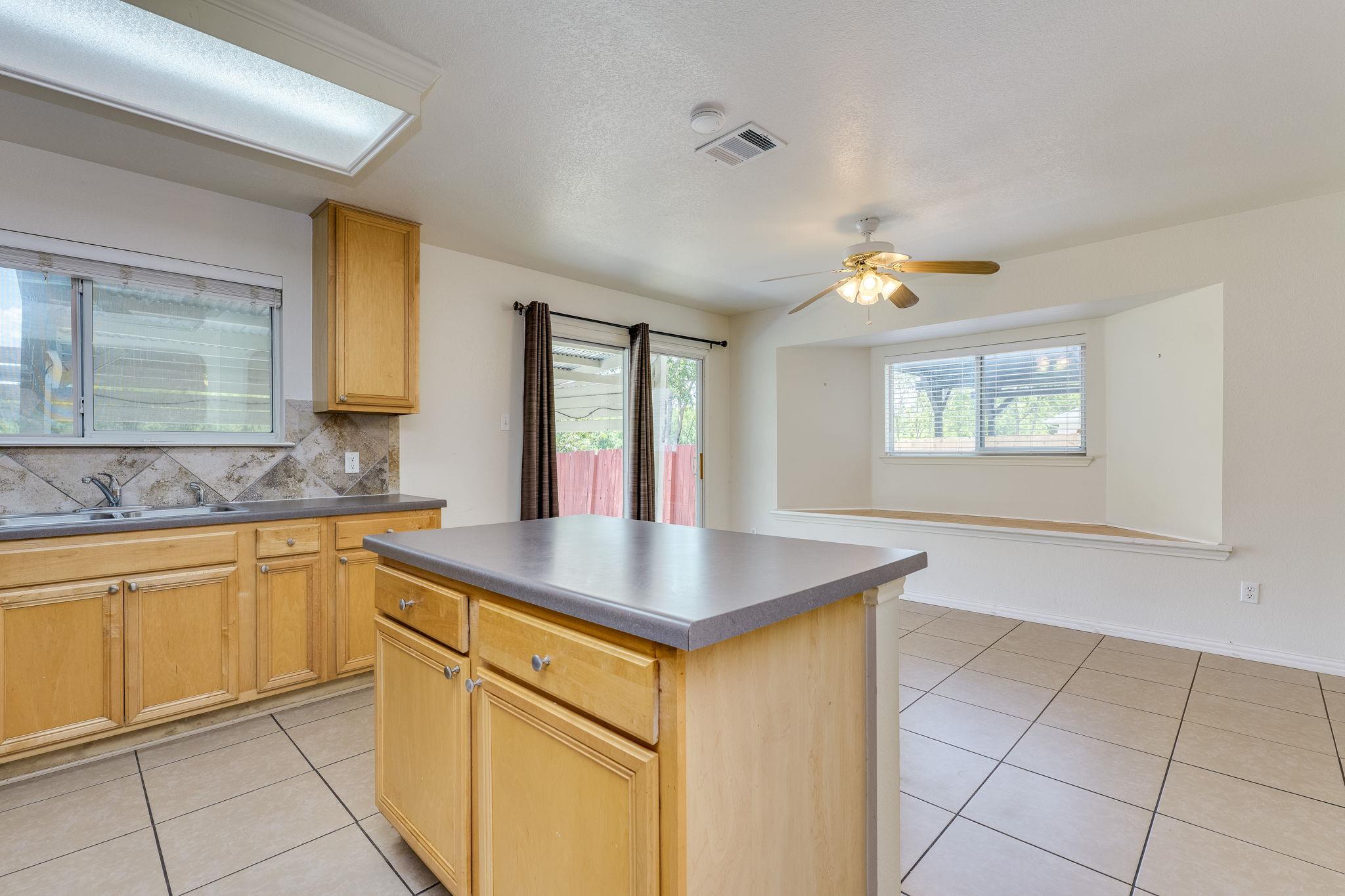 1613 Apollo Cir, Round Rock, TX 78664