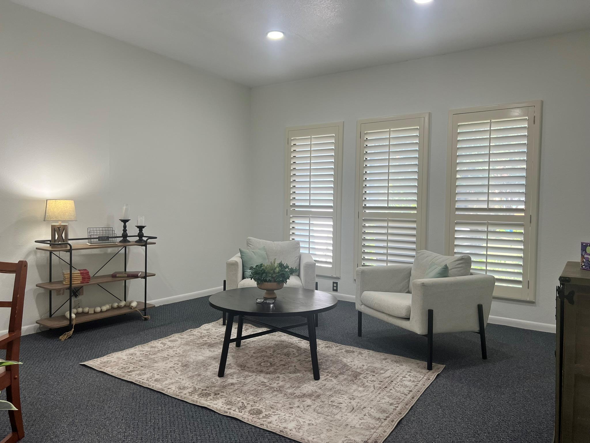 700 N Main St # 106, Taylor, TX 76574