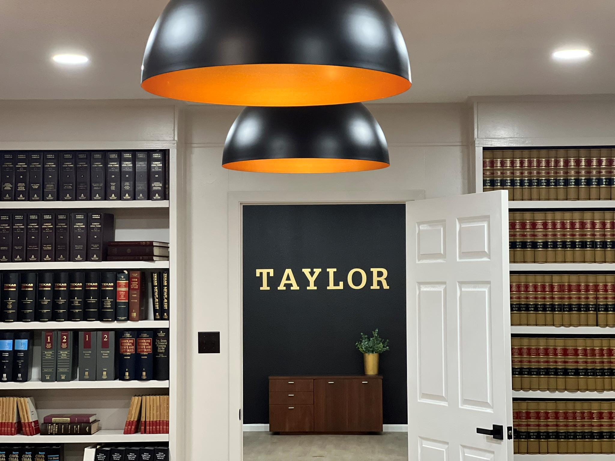 700 N Main St # 106, Taylor, TX 76574