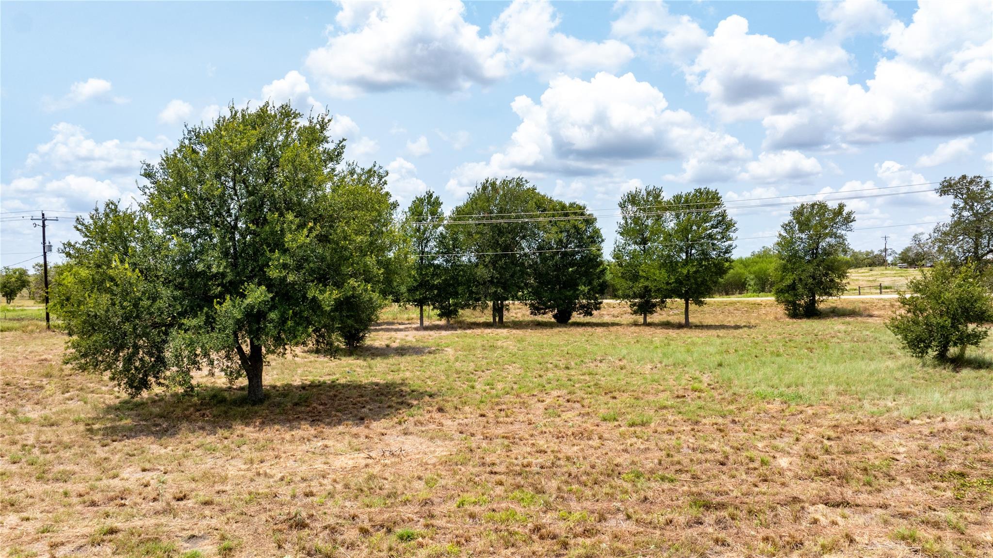 2063 N Magnolia Ave, Luling, TX 78648