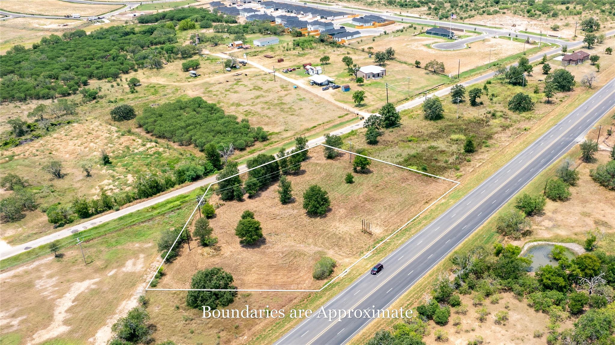 2063 N Magnolia Ave, Luling, TX 78648