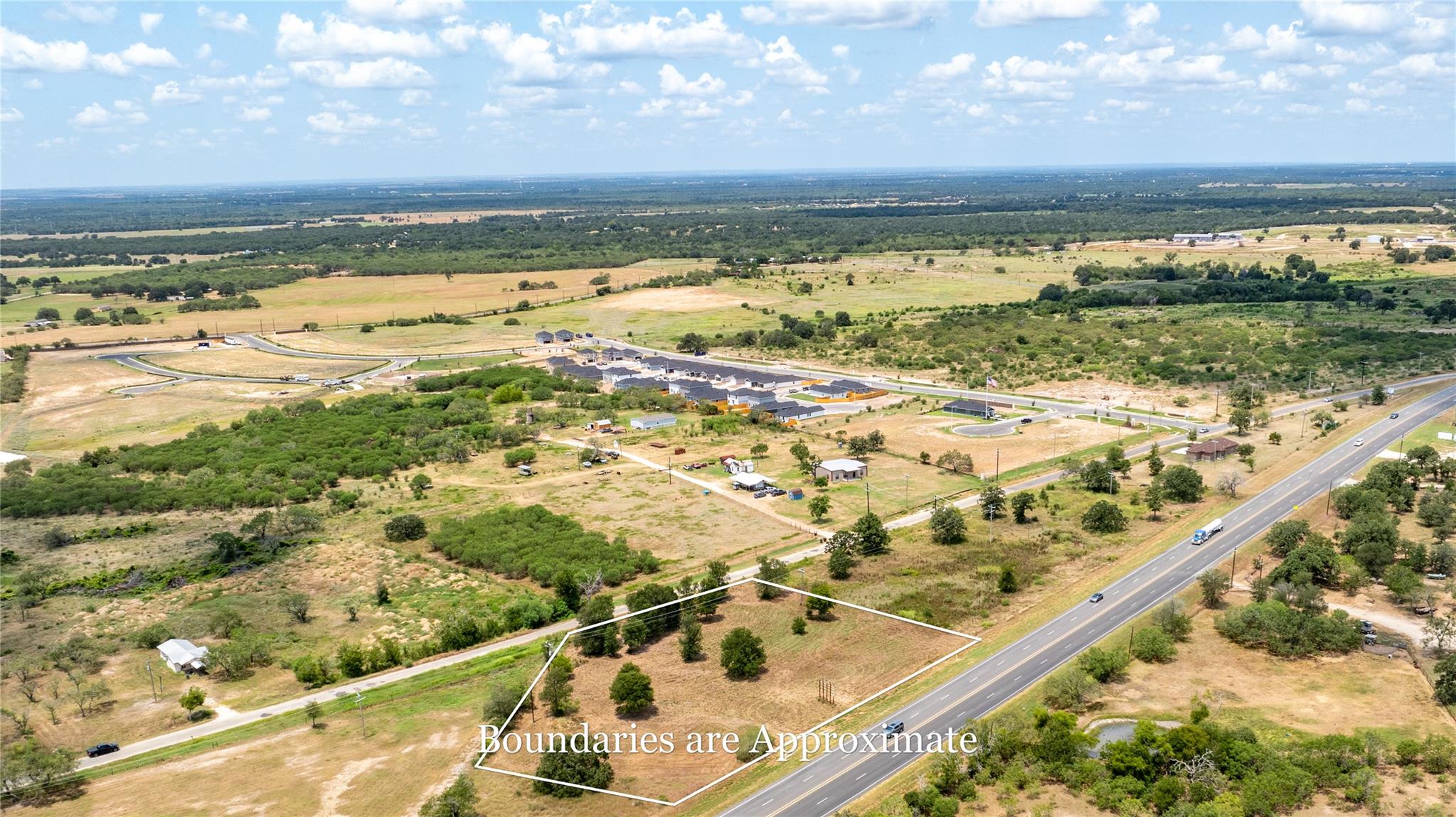 2063 N Magnolia Ave, Luling, TX 78648