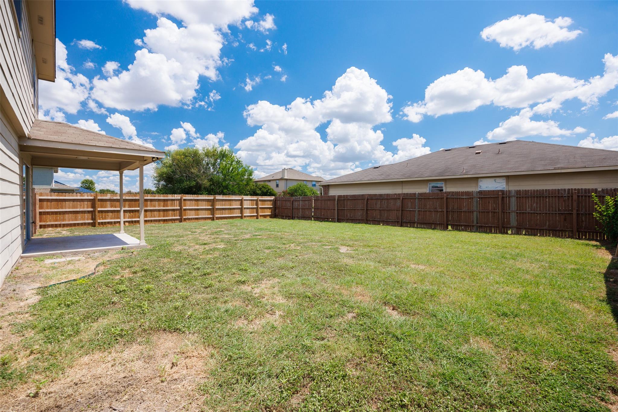128 Luna Vista Dr, Hutto, TX 78634