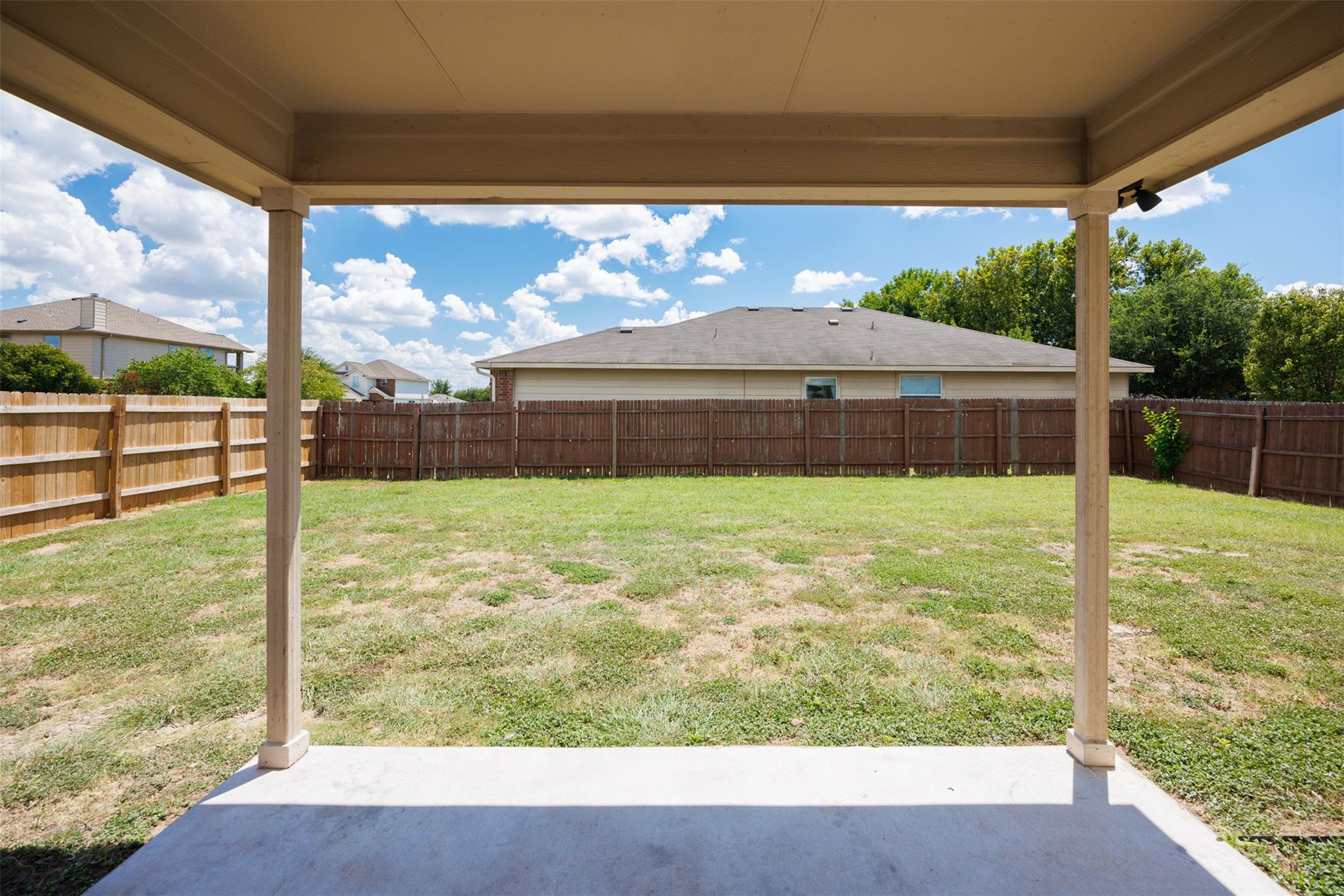 128 Luna Vista Dr, Hutto, TX 78634