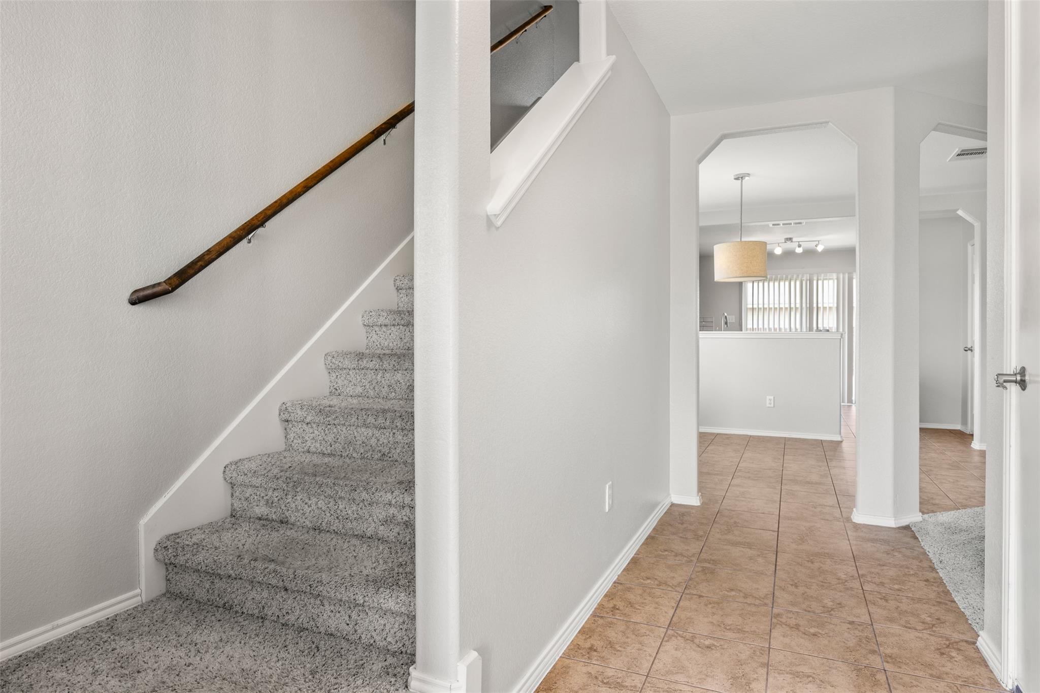 128 Luna Vista Dr, Hutto, TX 78634