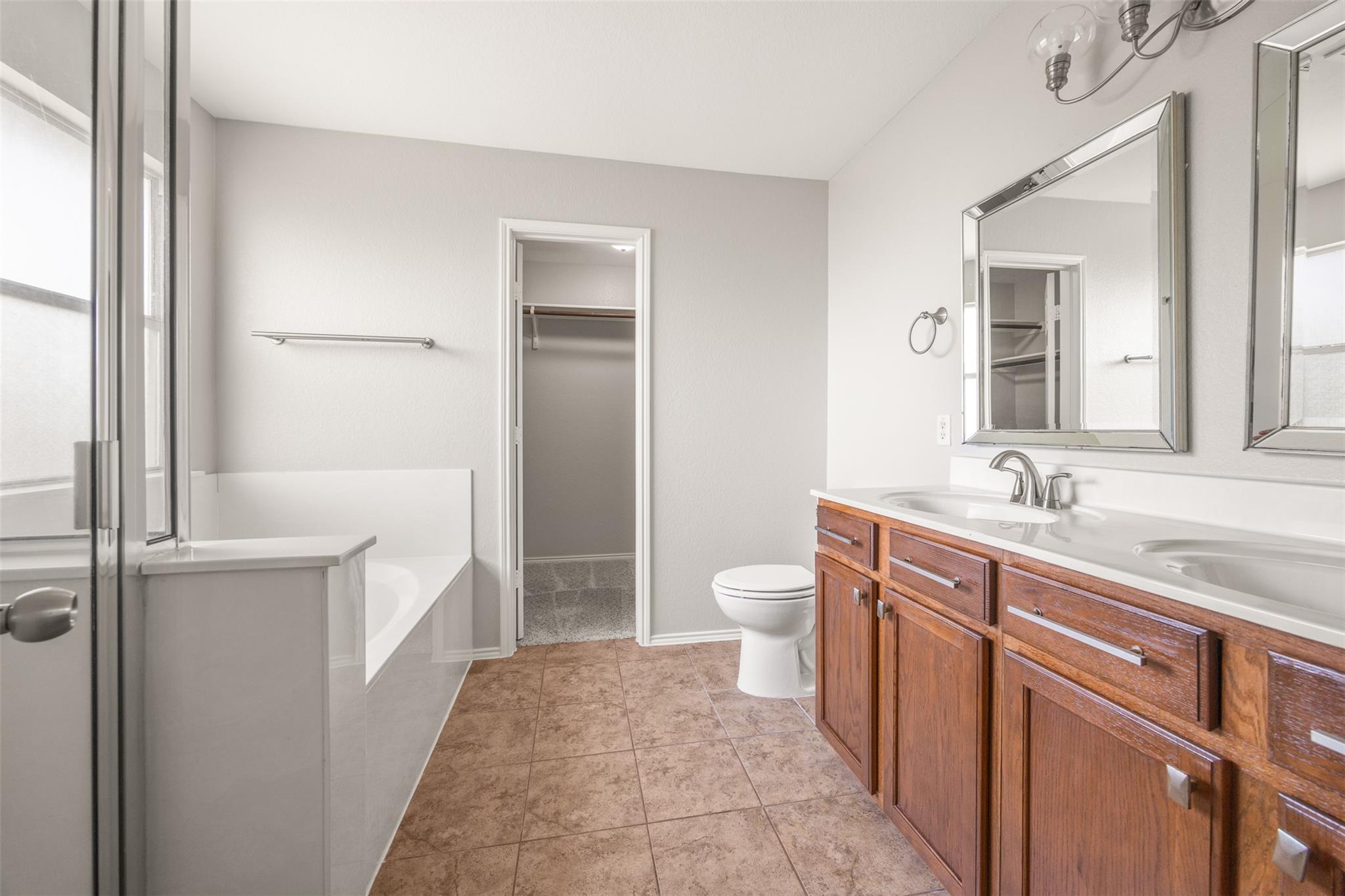 128 Luna Vista Dr, Hutto, TX 78634