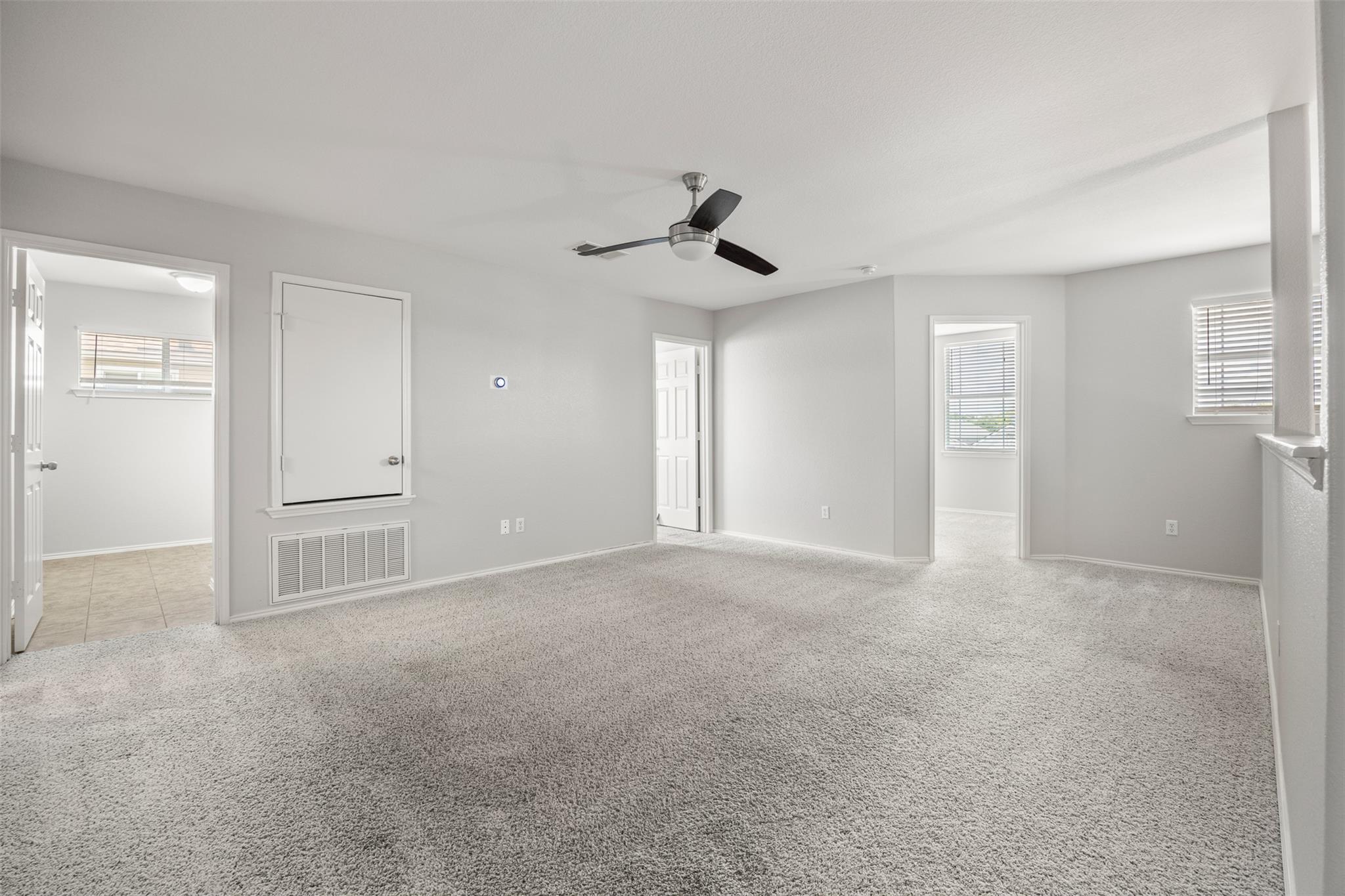 128 Luna Vista Dr, Hutto, TX 78634