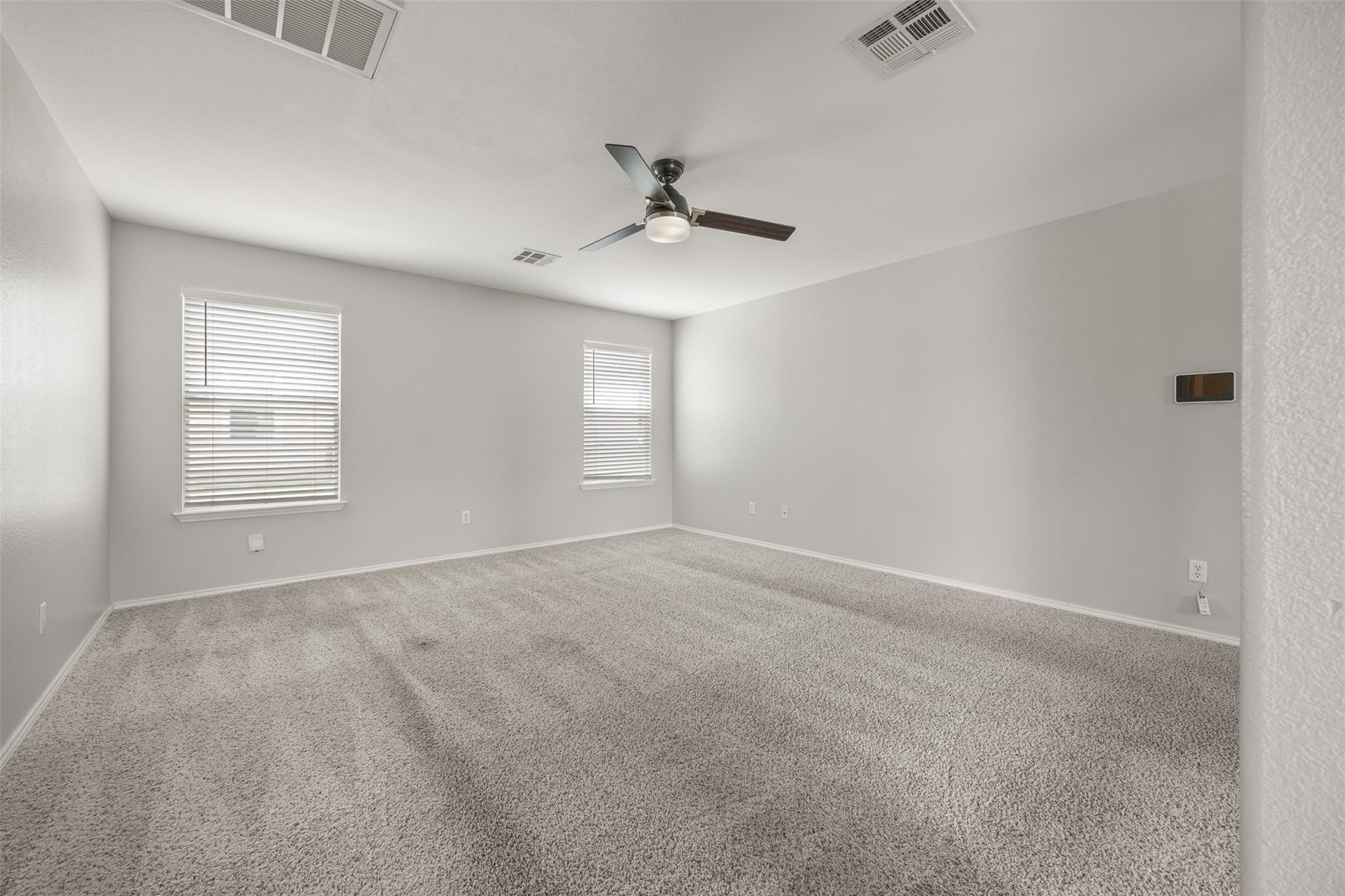 128 Luna Vista Dr, Hutto, TX 78634