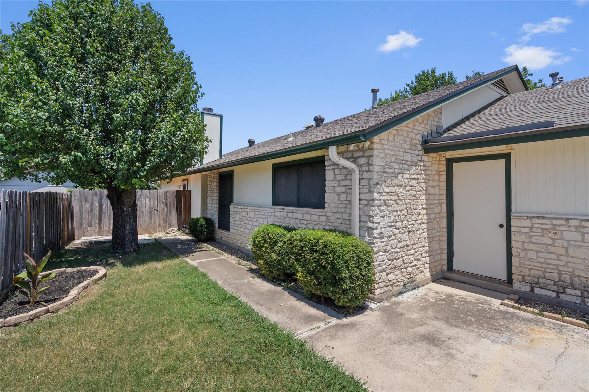 621 Luther Dr, Georgetown, TX 78628