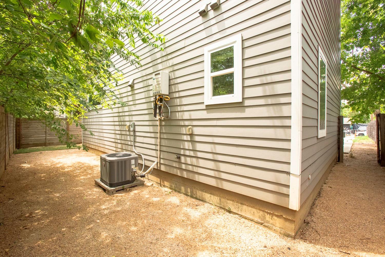 1003 Valdez St # 2, Austin, TX 78741