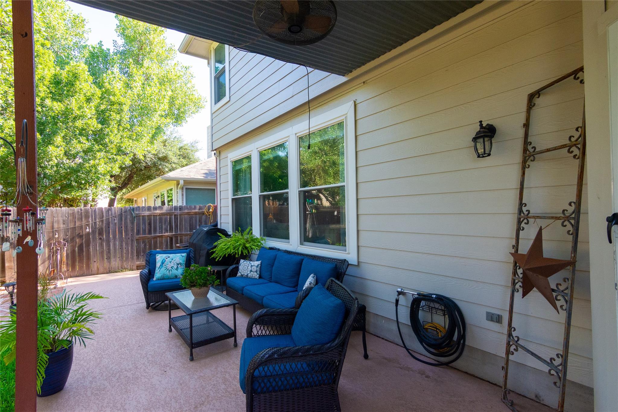 8711 Glen Canyon Dr, Round Rock, TX 78681