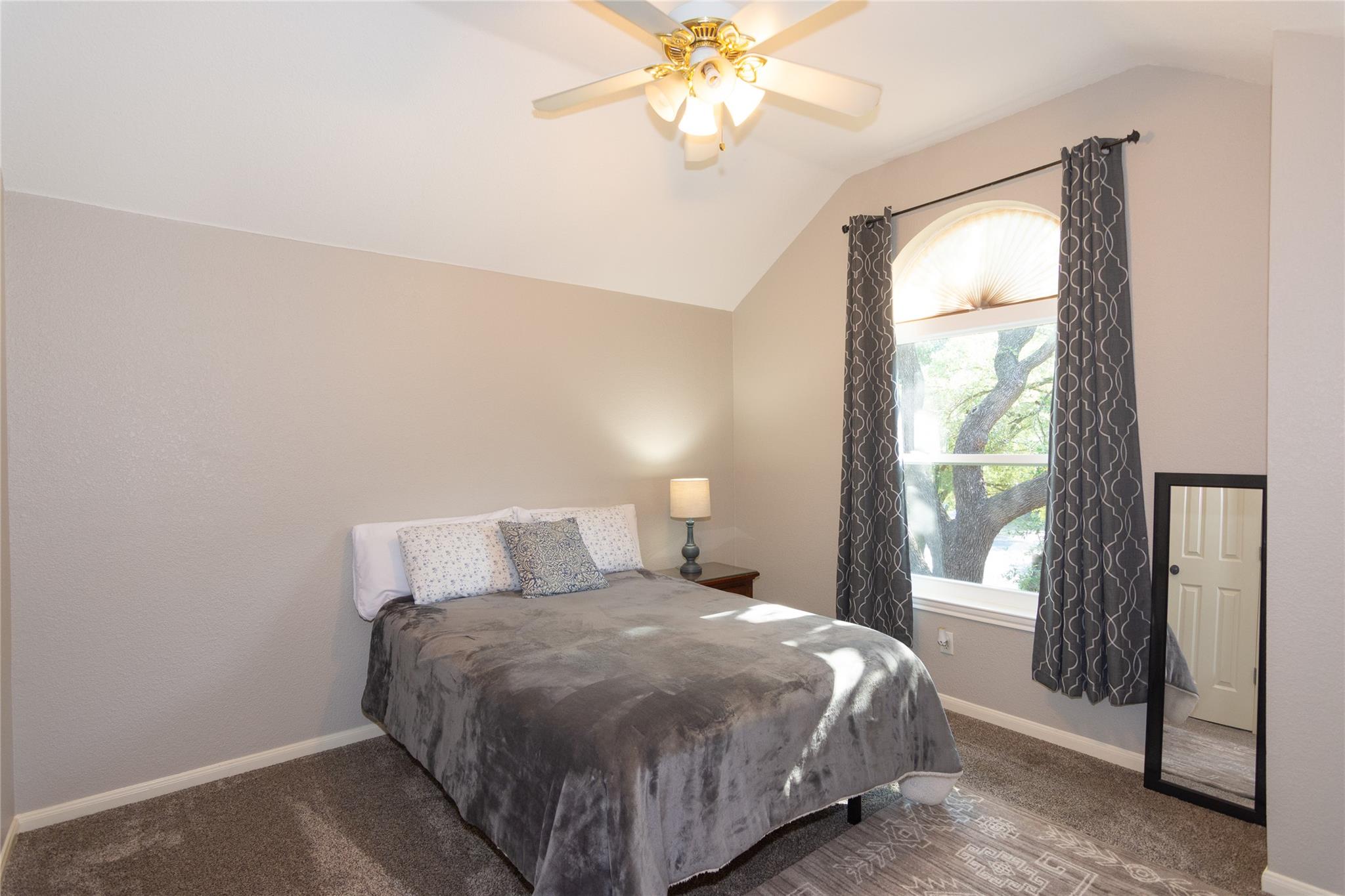 8711 Glen Canyon Dr, Round Rock, TX 78681