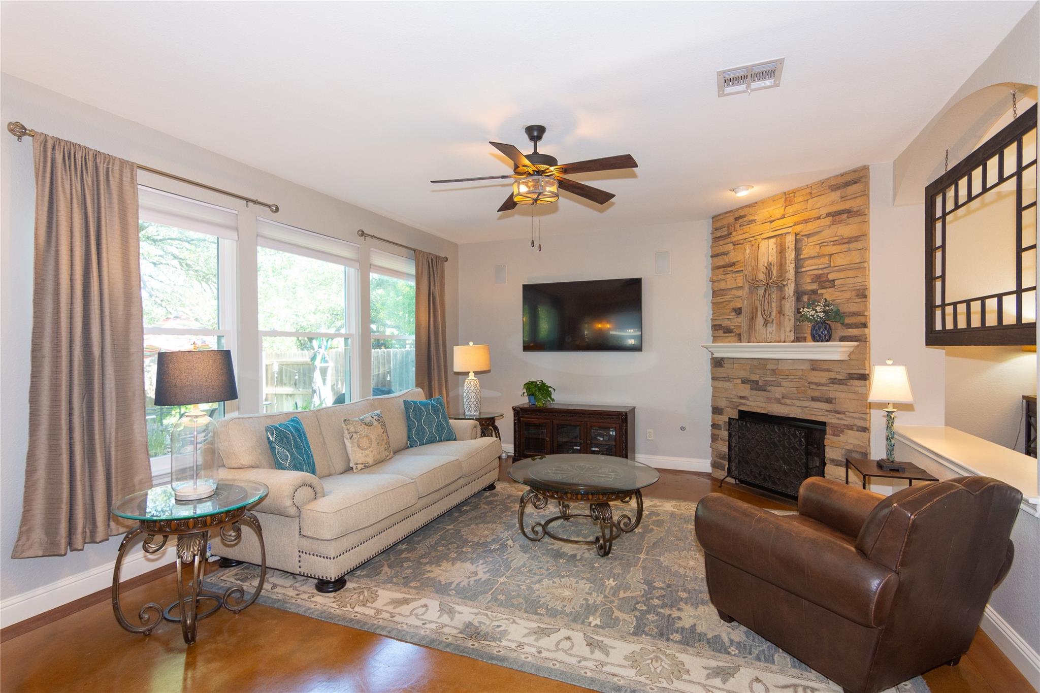 8711 Glen Canyon Dr, Round Rock, TX 78681